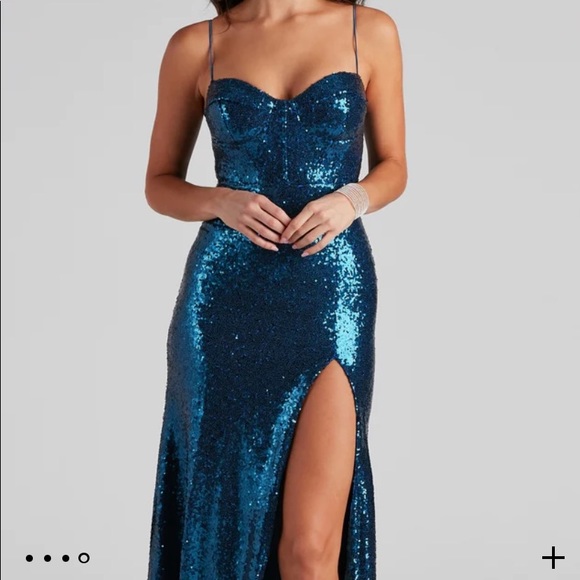 Beautiful Windsor Prom Dress - Picture 6 of 8